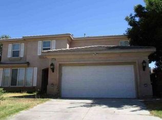 2856 E Newgrove St, Lancaster, CA 93535