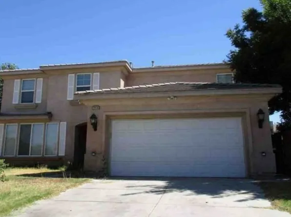 2856 E Newgrove St, Lancaster, CA 93535