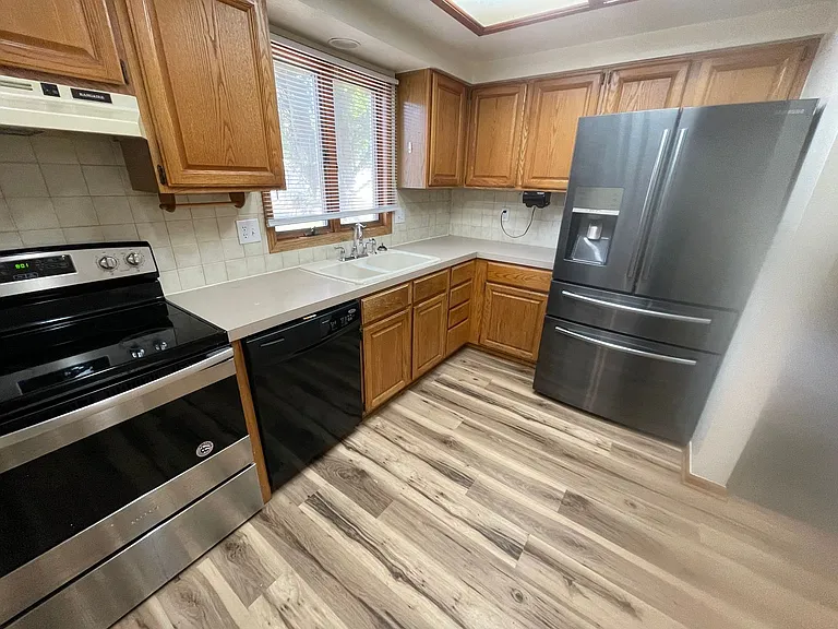 2315 43rd Avenue Ct — Photo 9