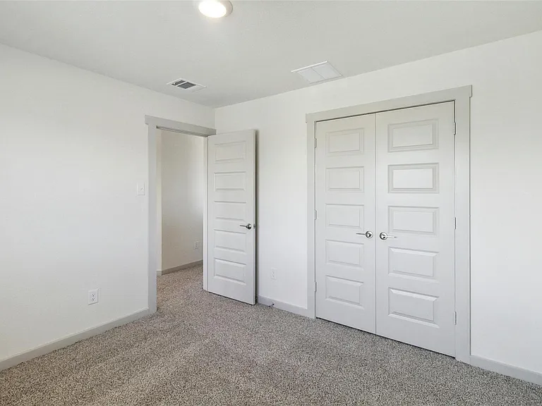 320 Fairfax Ave — Photo 26