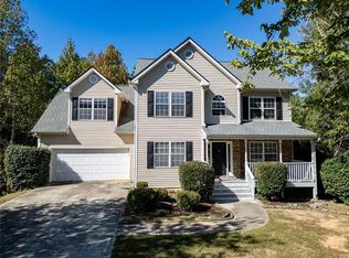 916 Tucker Ln, Loganville, GA 30052