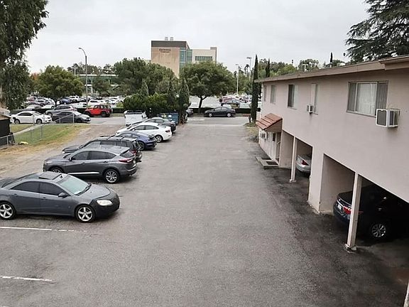 4th image of 10960 Campus St APT 3