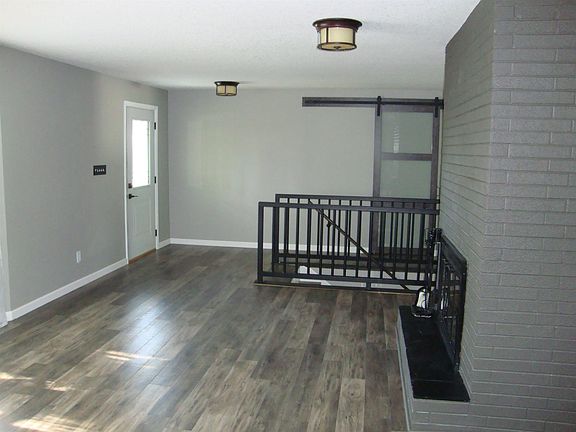 5th image of 2450 N Oak Dr