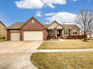 3829 N Lakecrest St, Wichita, KS 67205