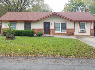 104 W Adkins St, Seagoville, TX 75159