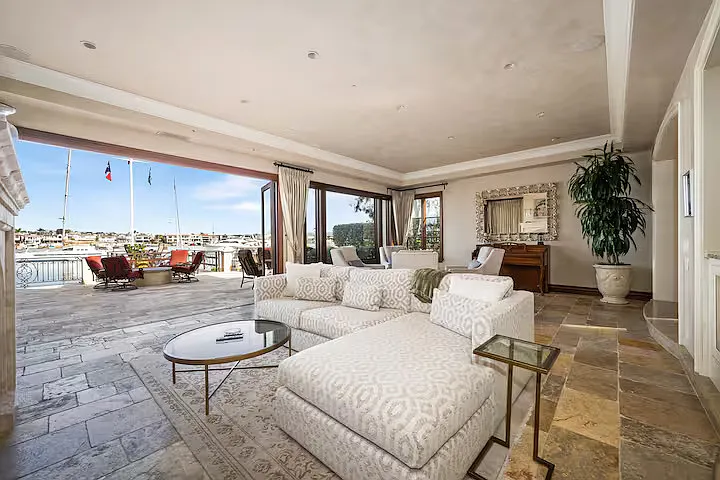 3 bed, 3.5 bath, 3666 sqft, $50,000 — Photo 3