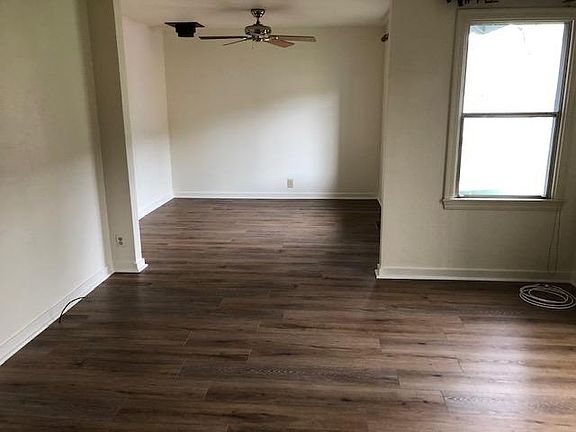 3rd image of 304 Gardens Ave