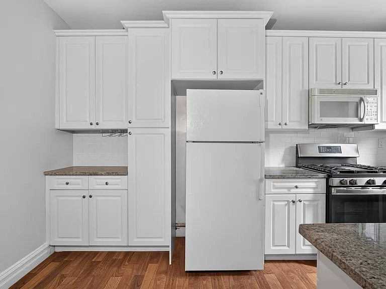 625 Washington St #2 — Photo 7