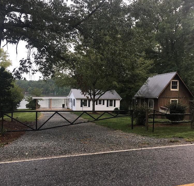 2nd image of 2113 Warf Rd