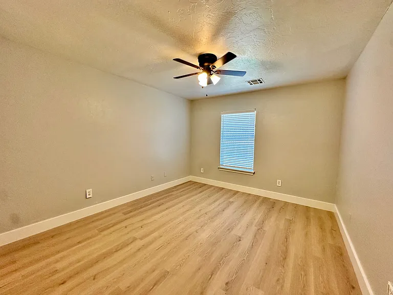 12704 Briar Hollow Ln — Photo 12