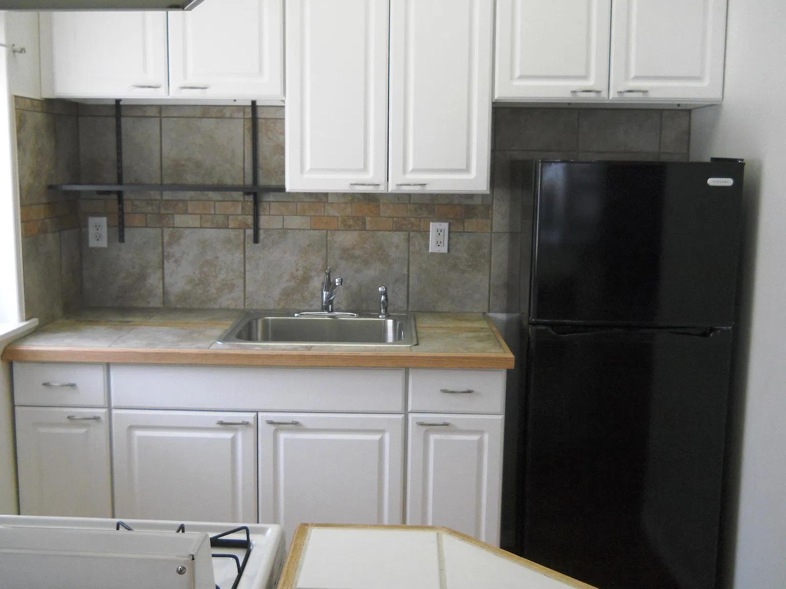 1 bed, 400 sqft, $625 — Photo 2