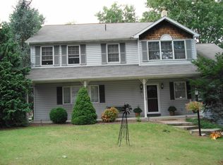 5 Gilliland Dr, East Stroudsburg, PA 18301