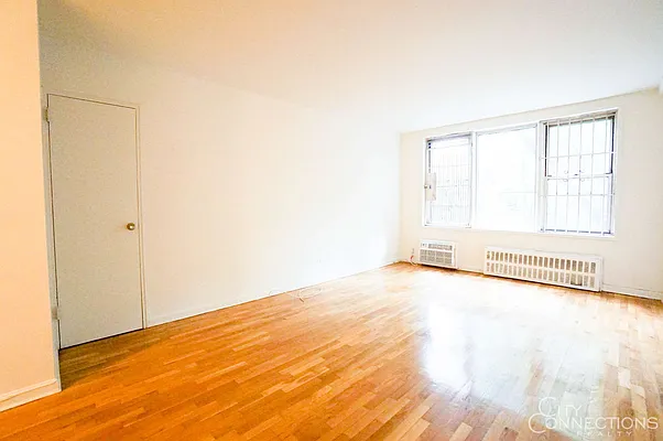 Rented by City Connections Realty | media 18