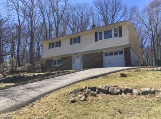 16 Sunrise Rd, Boonton Township, NJ 07005