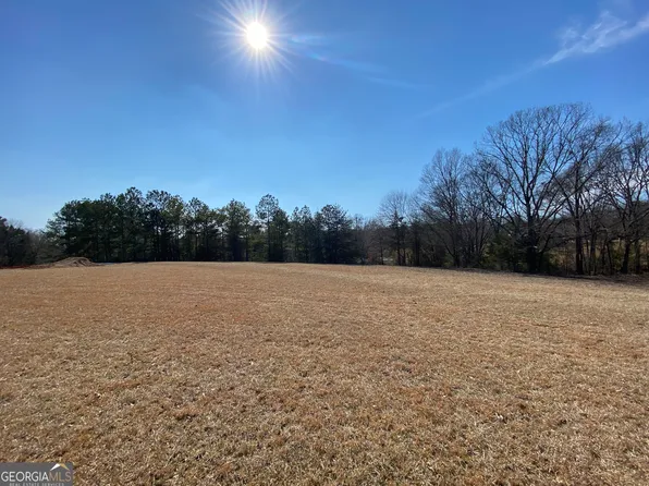 16 Majestic Shores Trl, Hartwell, GA 30643