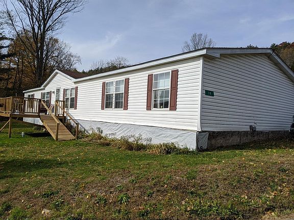 4th image of 5 Alcott Ln