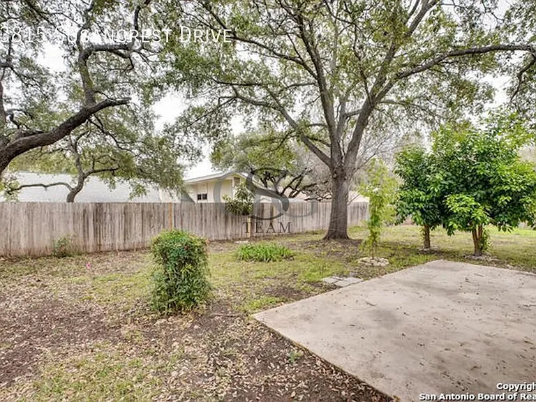 13815 Susancrest Dr — Photo 22