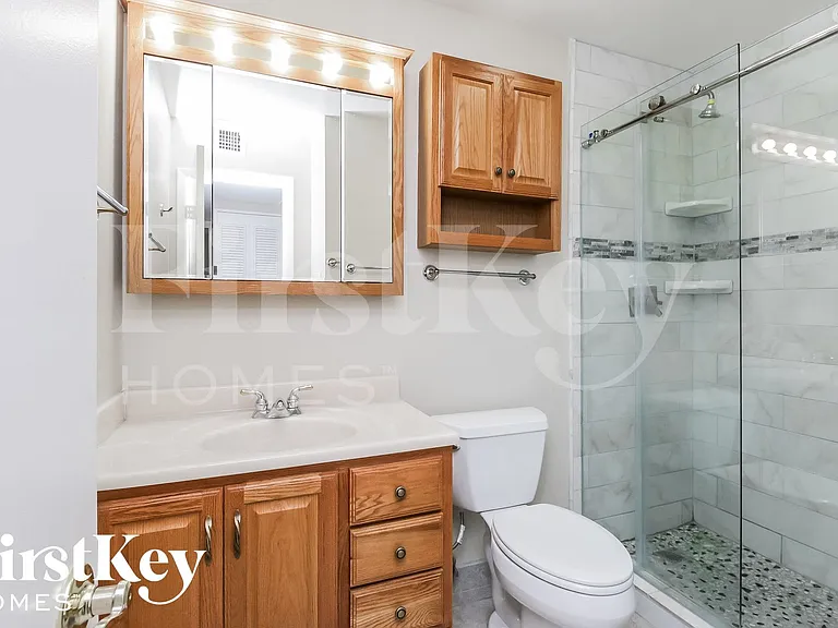 614 E Greenway Dr — Photo 13