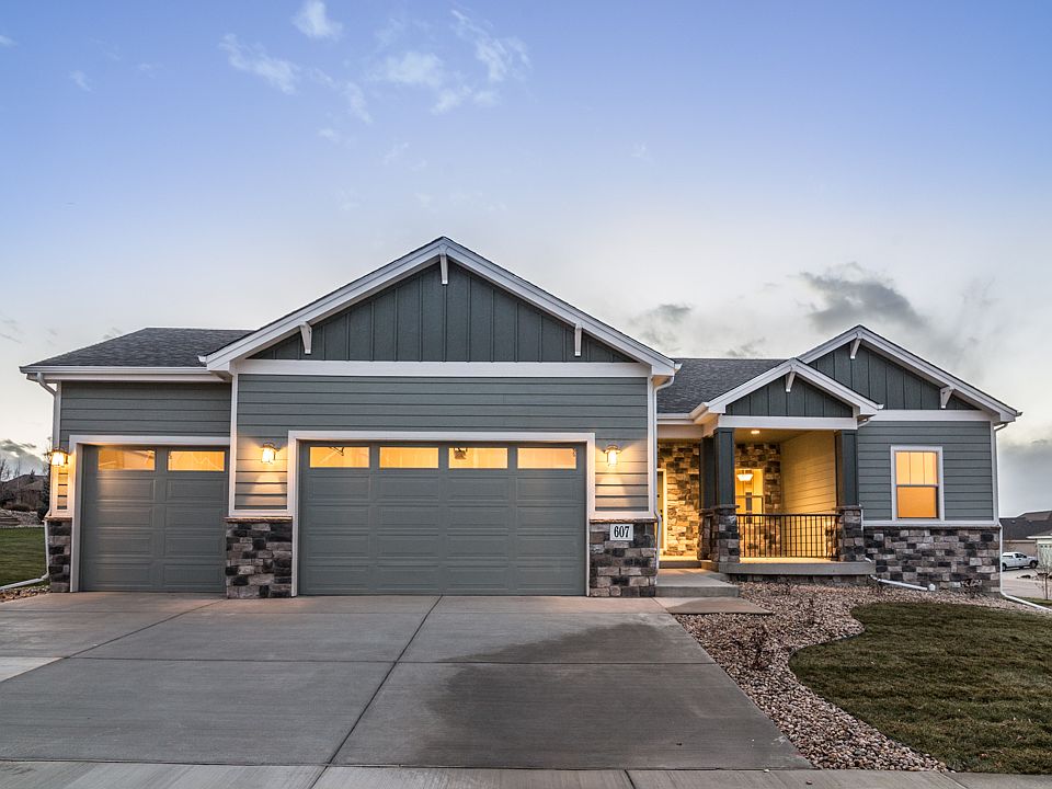 1st image of 607 54th Avenue Ct