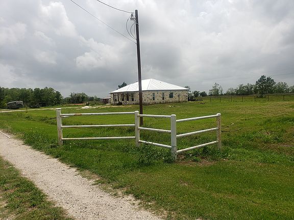 2nd image of 1898 Orchid Ln