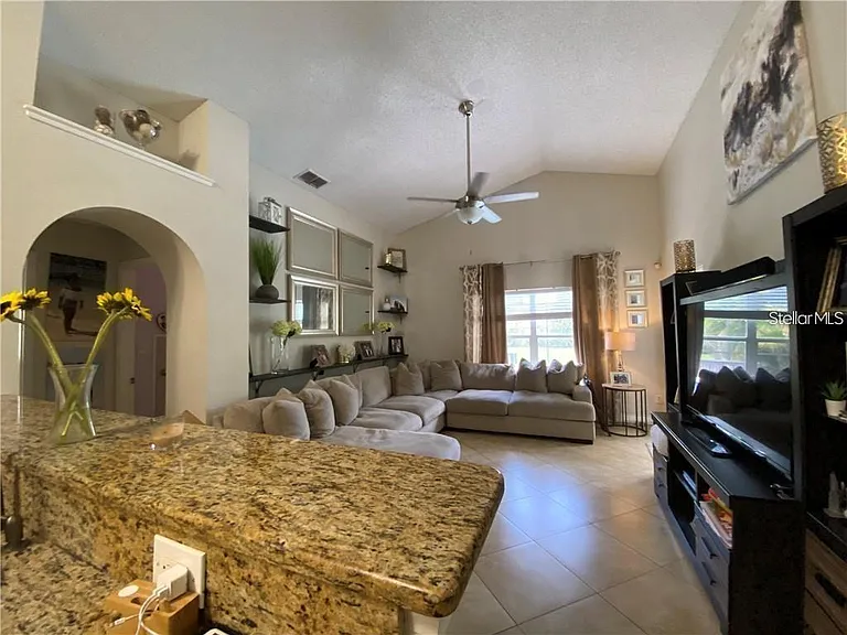 2476 Shelby Cir — Photo 6