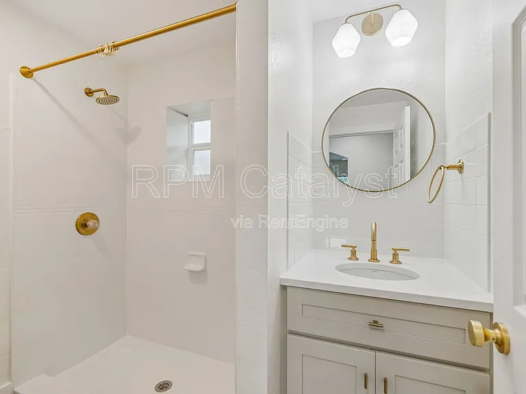 6905 1/2 N Duncan Ave #A — Photo 14