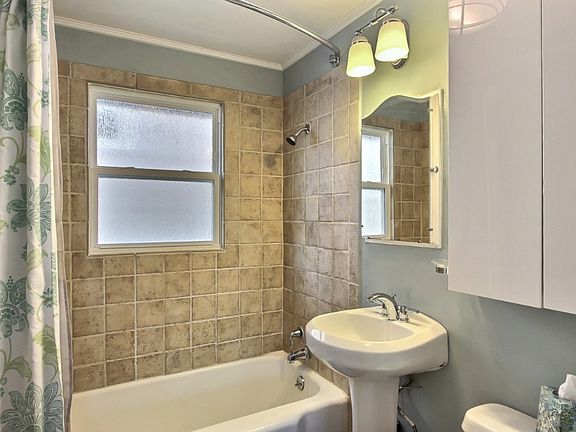 5th image of 2711 N Starr St