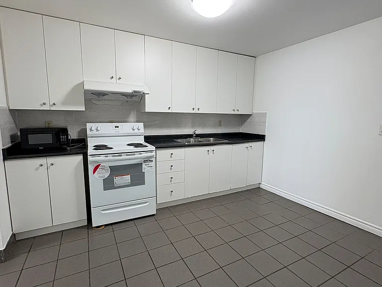 603 Gerrard St E #2 — Photo 4