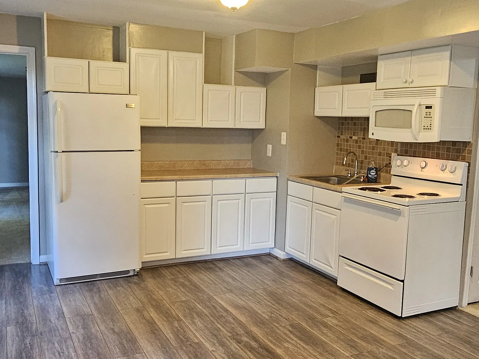 1 bed, 1100 sqft, $1,425 — Photo 2