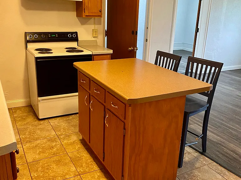 256 E Sarnia St #6 — Photo 11