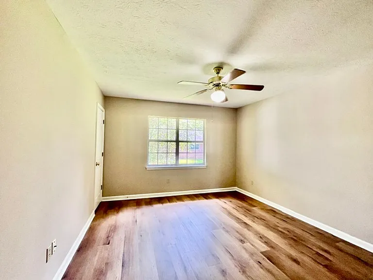 9-11 Pebblecreek Dr NW — Photo 5