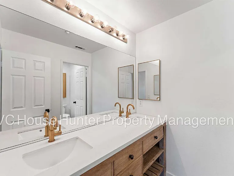 708 Entrada Dr — Photo 27