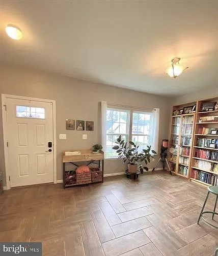 9411 Wood Creek Cir — Photo 3