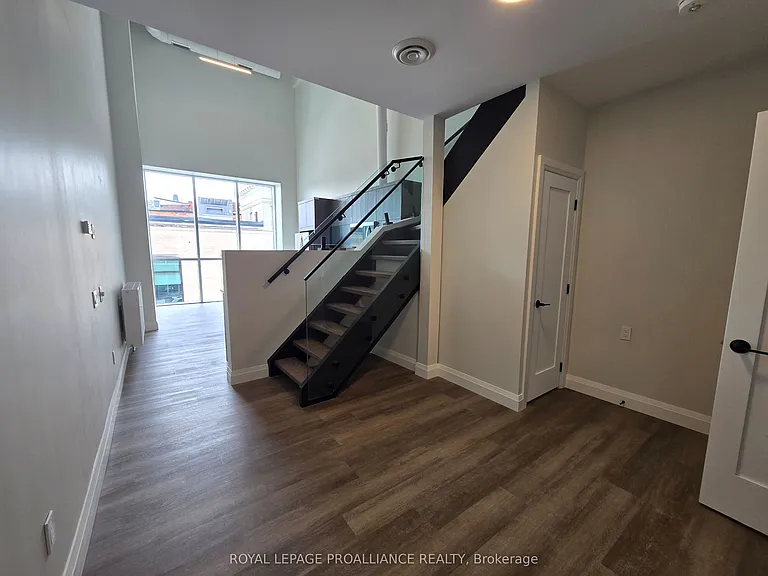 241 Front St #203 — Photo 5