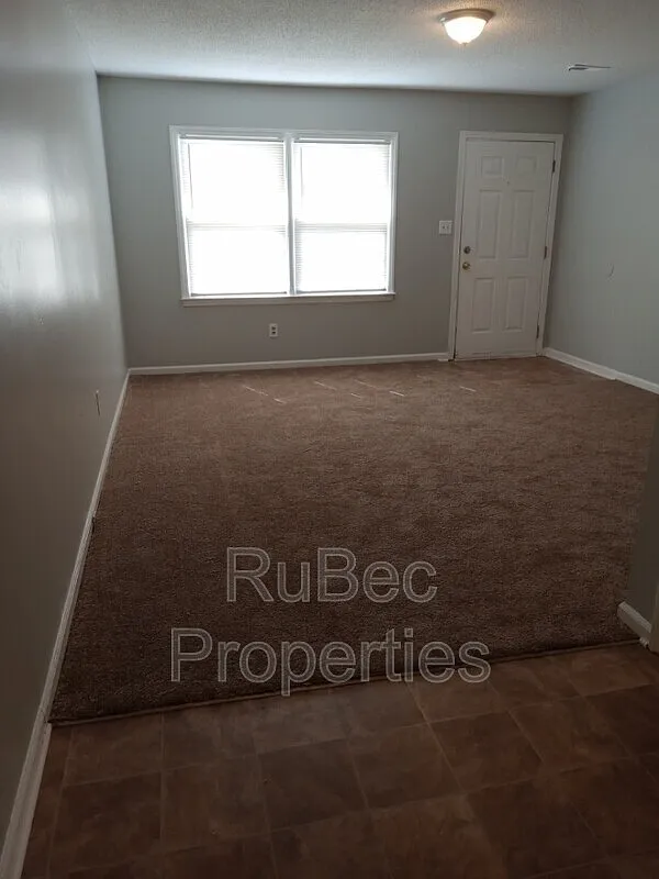 2 bed, 1.0 bath, 600 sqft, $900 — Photo 3