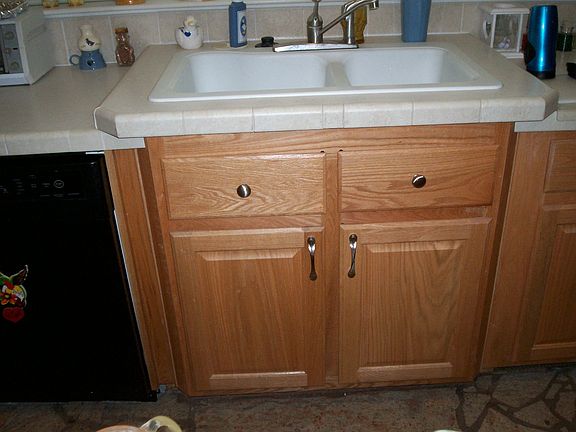 Kitchen tower sink