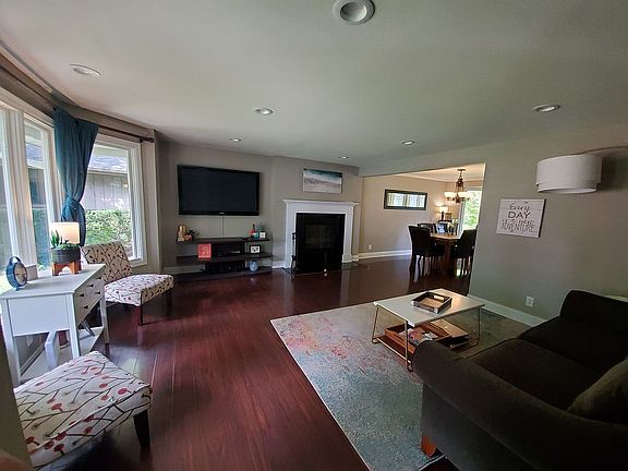 2nd image of 2301 Silver Leaf Ln