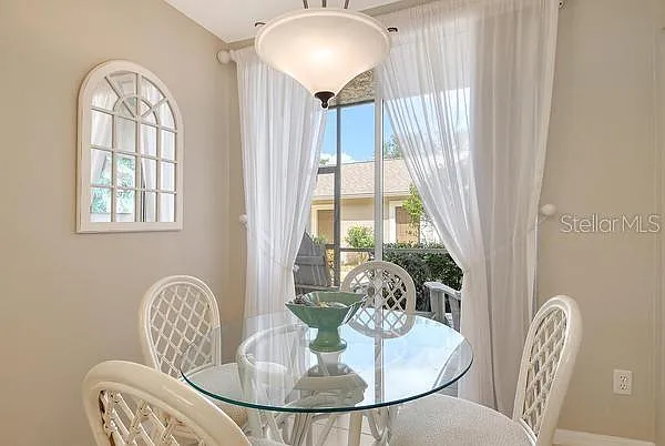 2 bed, 2.0 bath, 1333 sqft, $5,300 — Photo 4