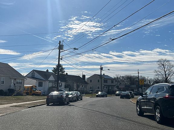 4th image of 305 Salem Ave