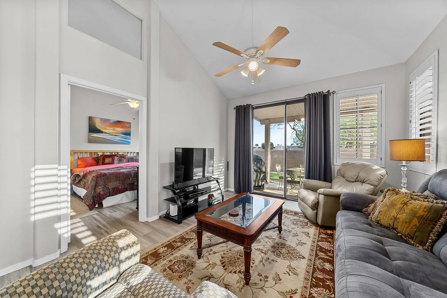 2 bed, 2.0 bath, 968 sqft, $2,483 — Photo 2