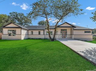 23048 Hilltop Peaks, Elmendorf, TX 78112