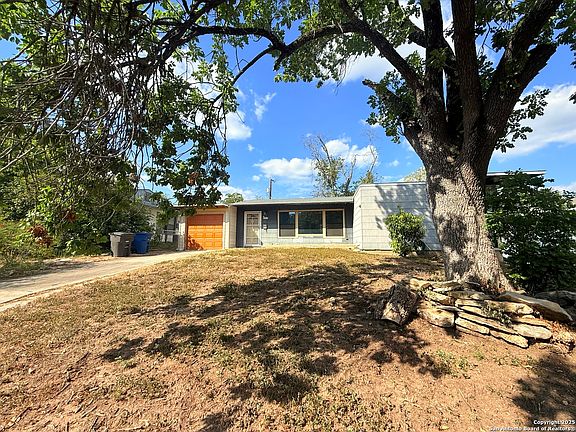 3rd image of 607 Blakeley Dr