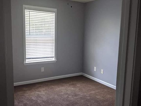 4th image of 2595 Centennial Commons Blf