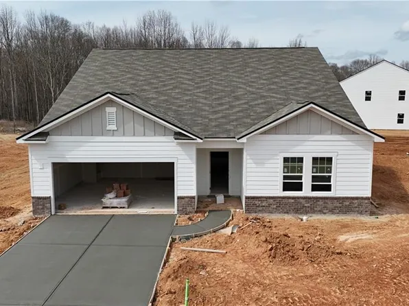 513 Corinth Dr, Bethlehem, GA 30620