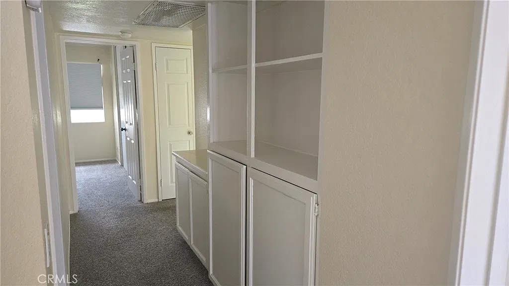 3 bed, 944 sqft, $2,295 — Photo 3
