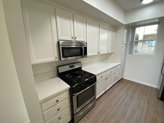 4th image of 1725 Butler Ave APT 204
