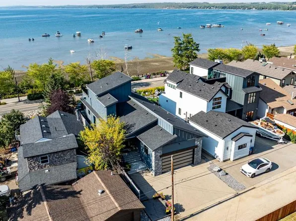 3417 NW Lakeshore Dr, Sylvan Lake, AB T4S 1B3