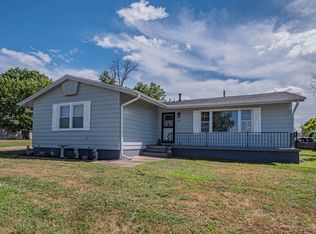 647 Dawson Dr, Paris, MO 65275