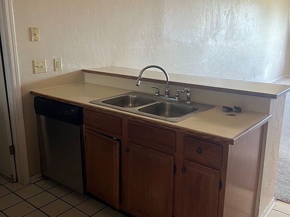 4th image of 4017 SW Sunflower Ln
