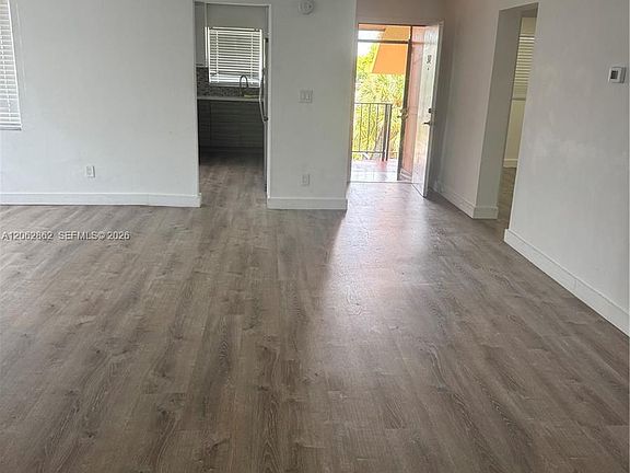 5th image of 19001 NE 14th Ave APT 312